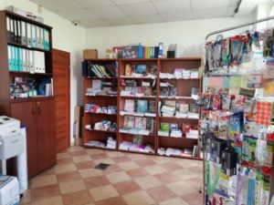 Számtalan irodai kellék , Papír-írószer irodaszer nyomtatás szolgáltatás